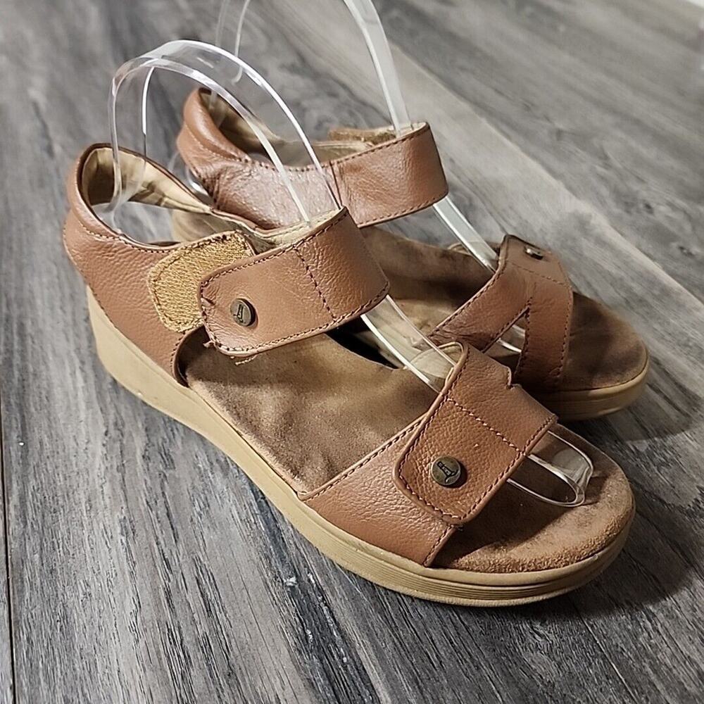 Womans Lands End Sandals Sz 7D